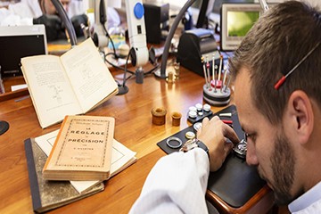 苏州欧米茄自动轮磨损了