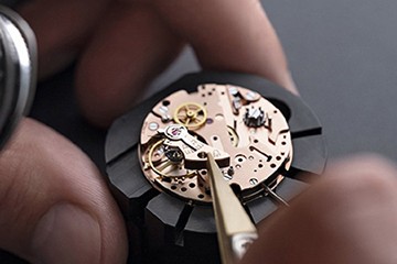 苏州欧米茄表为什么走停